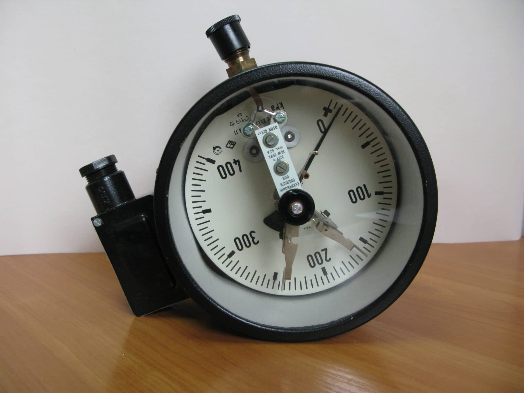 Манометр 400 kPa